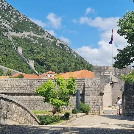 Sagittarius アパート ストン