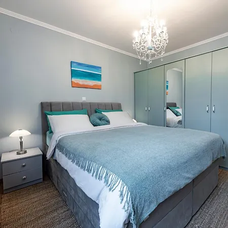 Sagittarius Apartment *